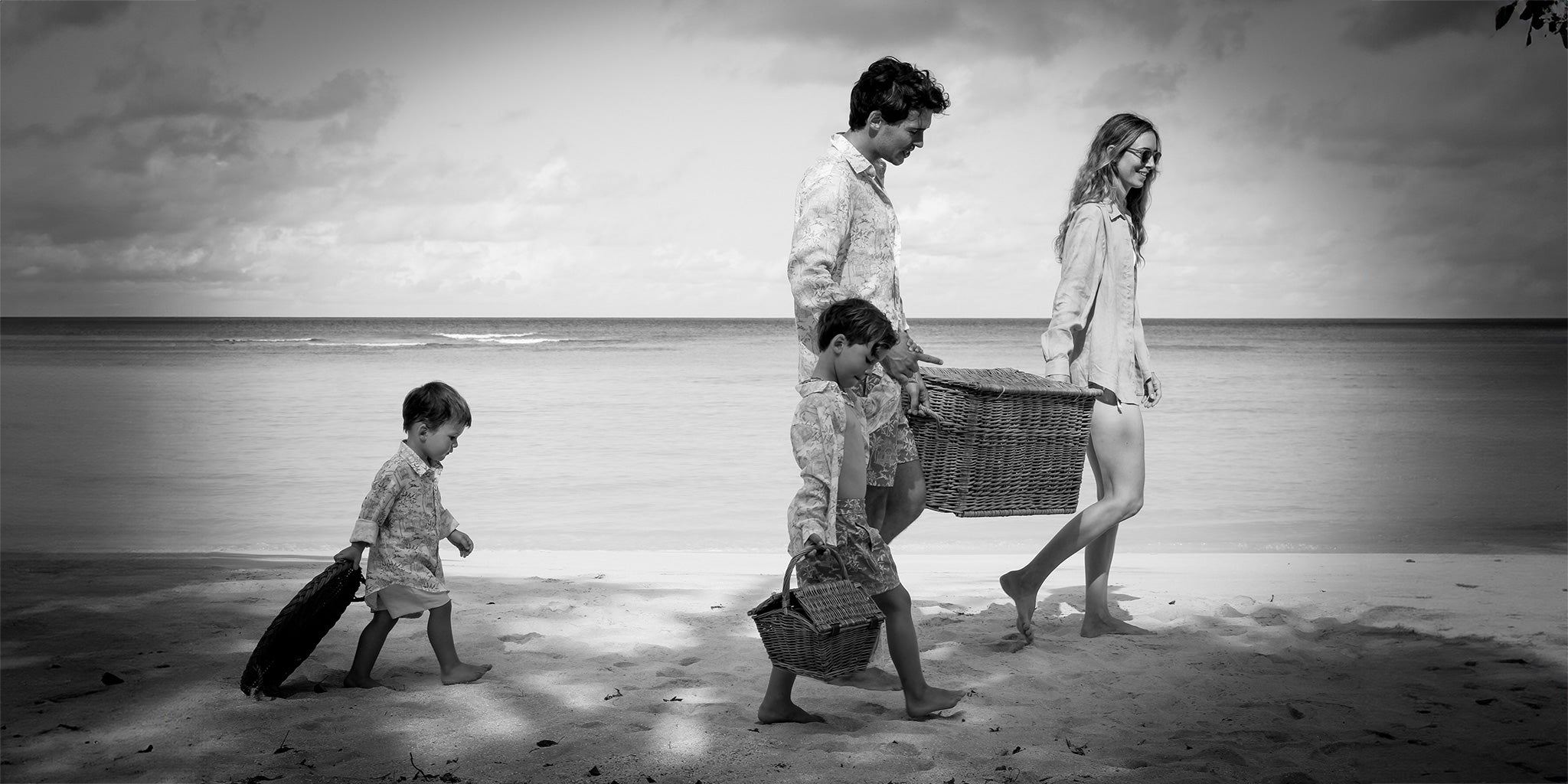 Beach picnics Lagoon Beach, Mustique Island. Pink House families style. 