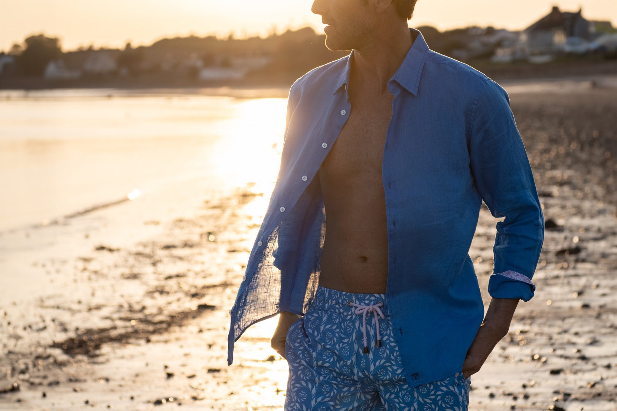 Put on one of our much-loved linen shirts to instantly feel on vacation.  All our Pink House linen shirts have an extra surprise of printed pink and white linen under the collar and inside the cuffs. Only to be seen if you want to show it!