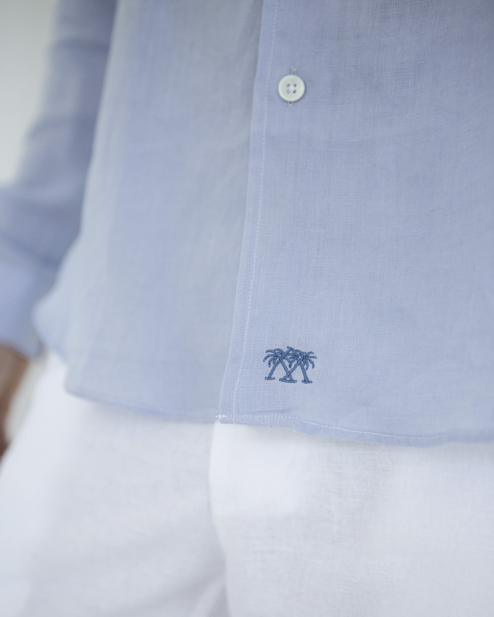 Men's linen shirt Azul Blue embroidered Pink House emblem detail